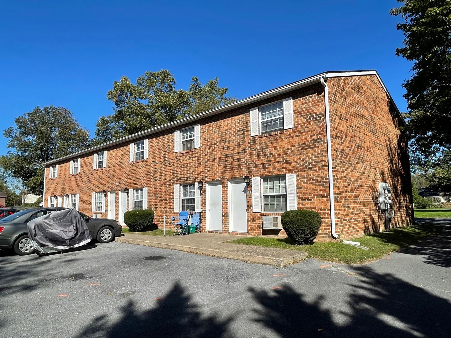 Harrisonburg Apartment: 990 Chicago Avenue