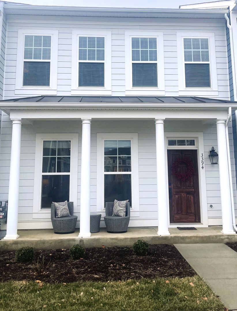Rockingham House: 3394 Charleston Blvd