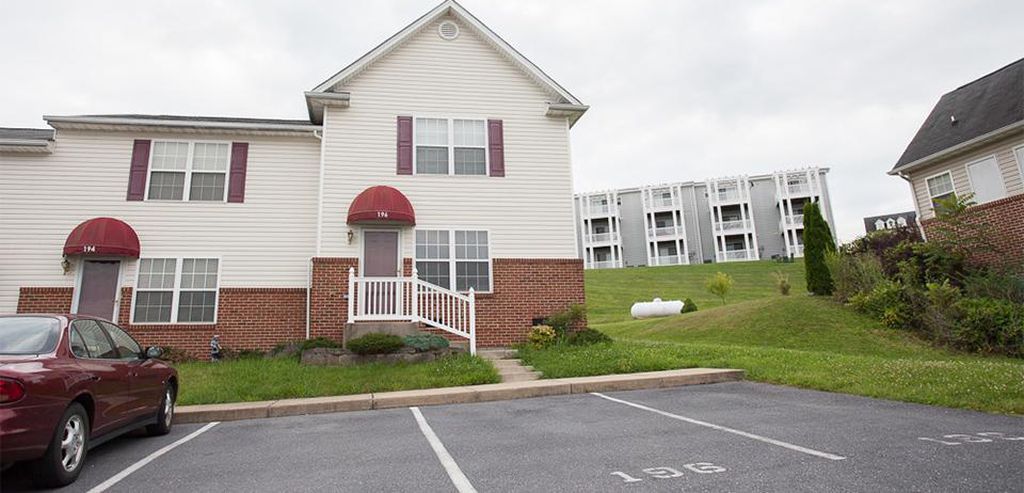 Harrisonburg House: 196  Emerson Lane