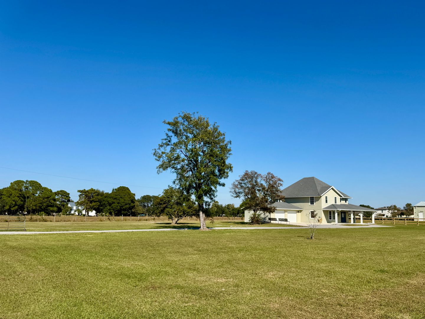 St Cloud House: 3233 Hickory Tree Rd