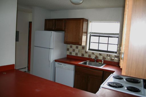 Upstairs 2 bedroom, 1 bath apartment near CMU – photo 1