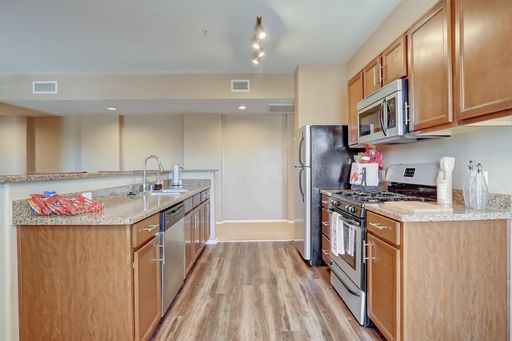 Welcome Home! Spacious Two Bedroom! – photo 1