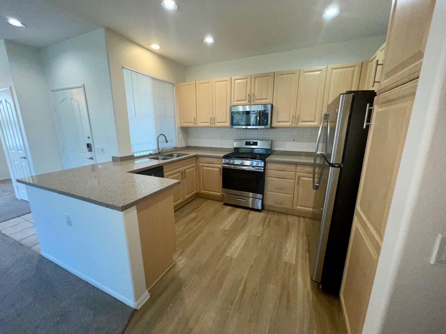 Ventura Apartment: 930 Pacific Strand Place