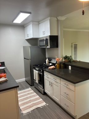 Remodeled Two Bedroom One Bathroom Available Now! Limited Time Offer - $750 Gift Card of YOUR Choice!!