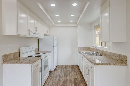 Renovated 2 Bedroom, 1 Bathroom Apartment at Arbor Park – photo 1