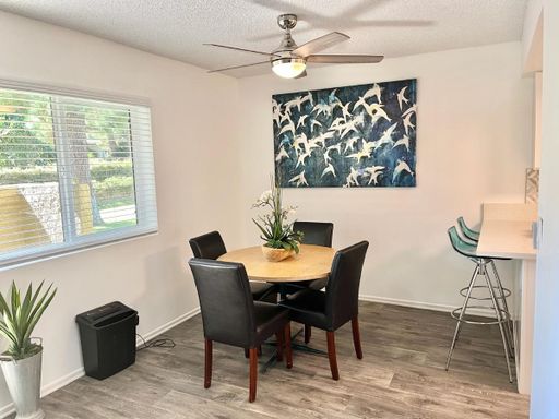 Beautifully Renovated Spacious 1-Bedroom Floorplan! Cathedral Ceilings! – photo 1