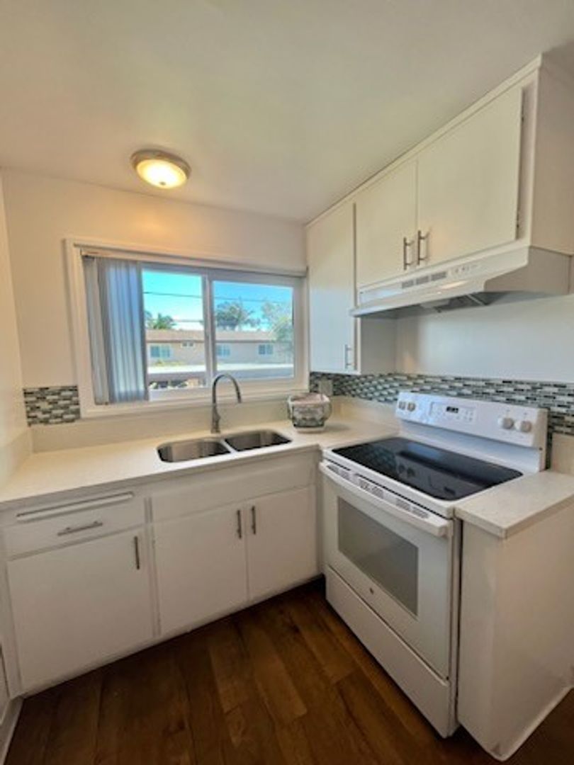 Ventura Apartment: 3325 Armada Drive