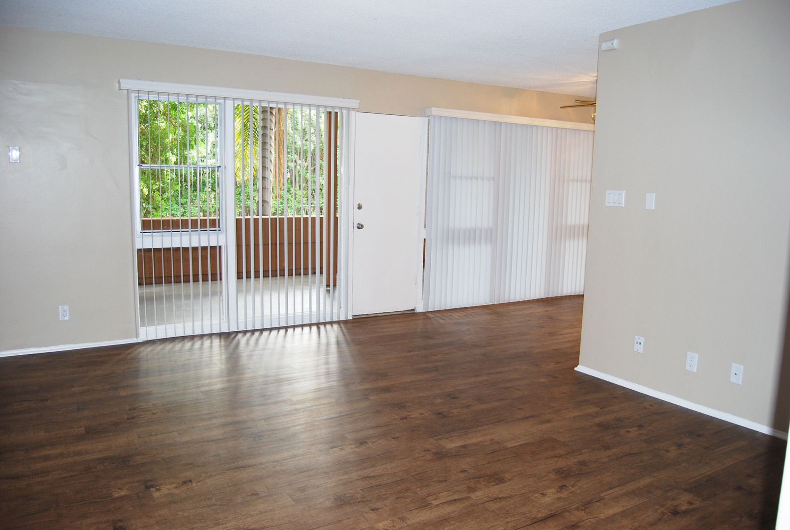 Pasadena Apartment: 410 Raymondale Drive