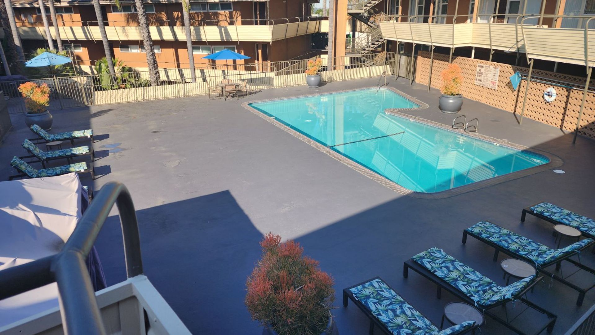 Pasadena Apartment: 410 Raymondale Drive