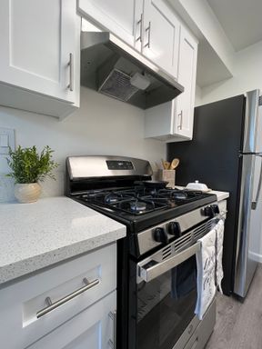 READY FOR IMMEDIATE MOVE-IN! $750 OFF YOUR SECOND MONTH’S RENT!