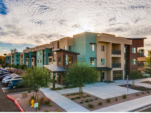 Club 715 Apartments – photo 1