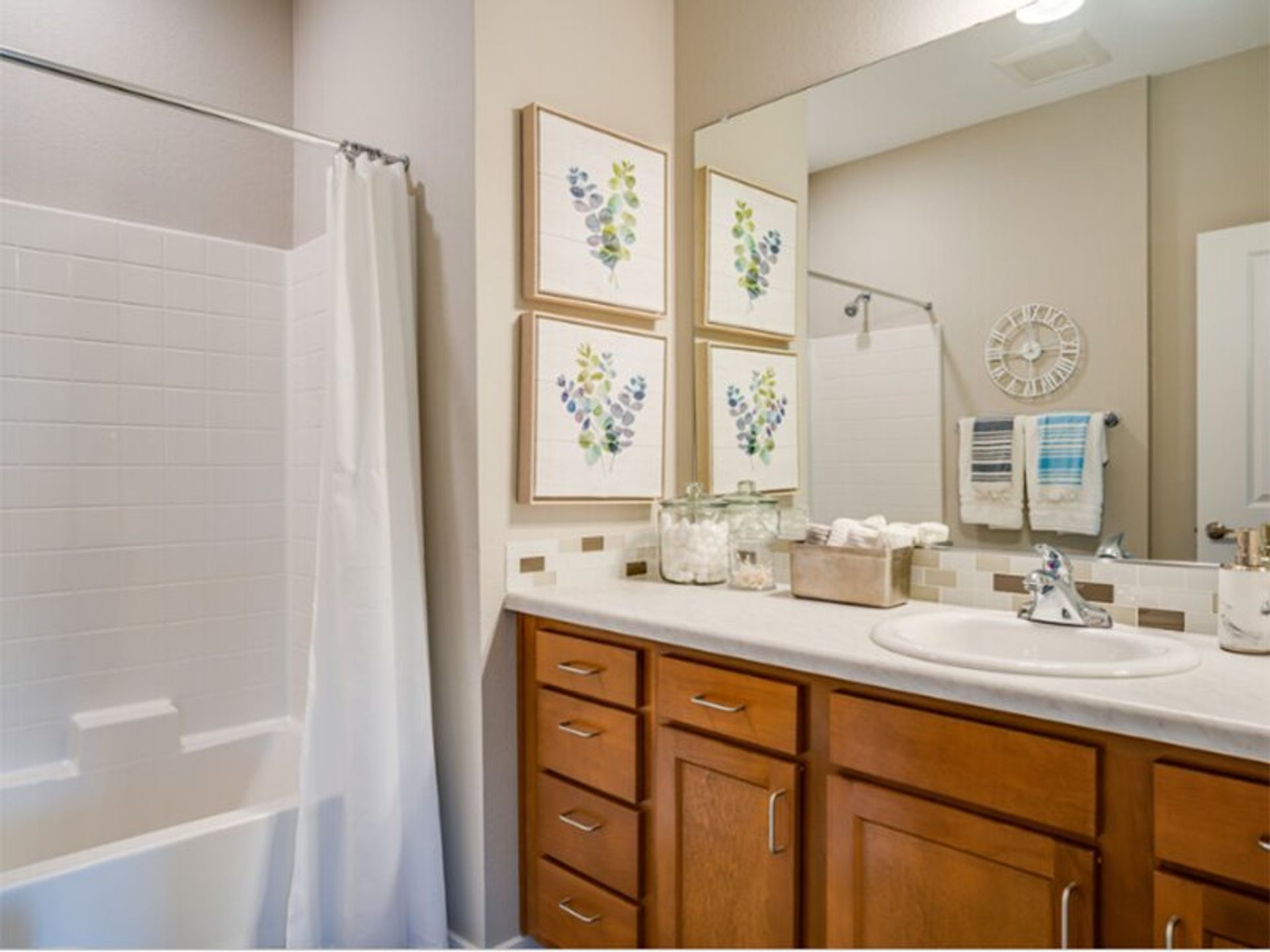 Mesa Apartment: 715 N Country Club Dr