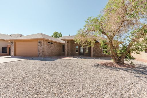 3 Bed 2 Bath Rental at 4060 Wood Lp, Alamogordo, NM – photo 1