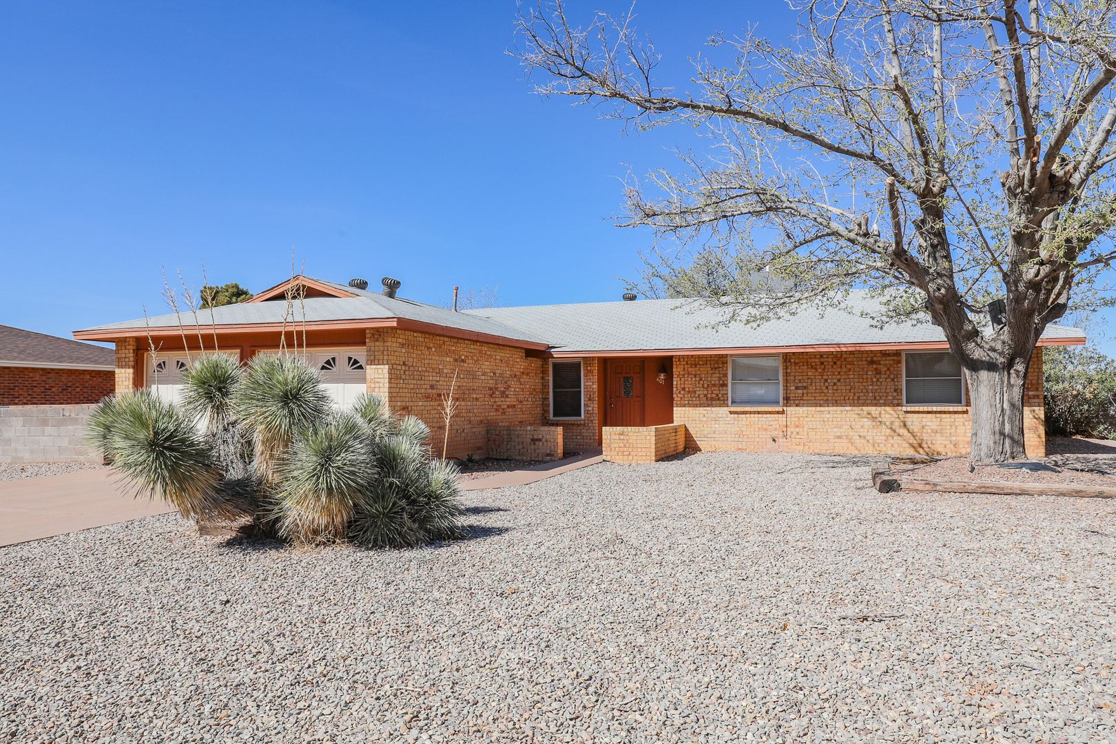 Alamogordo House: 401 Sunrise Ave