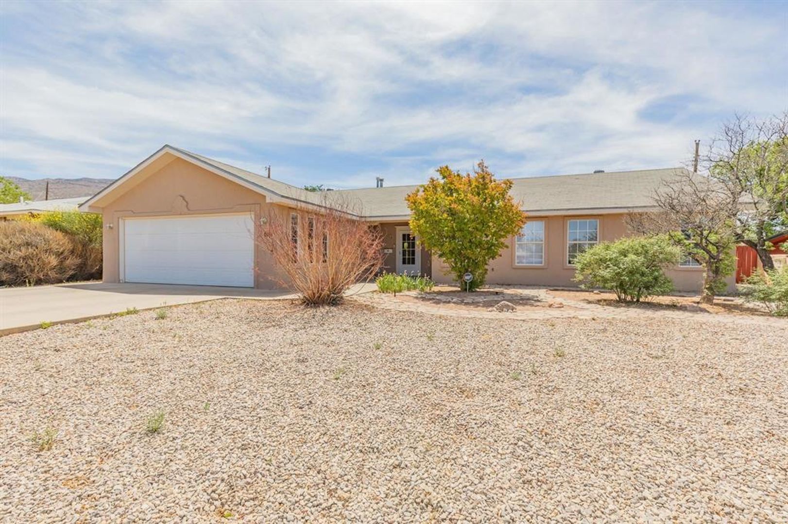 Conveniently located 3 Bedroom, 2 bath 