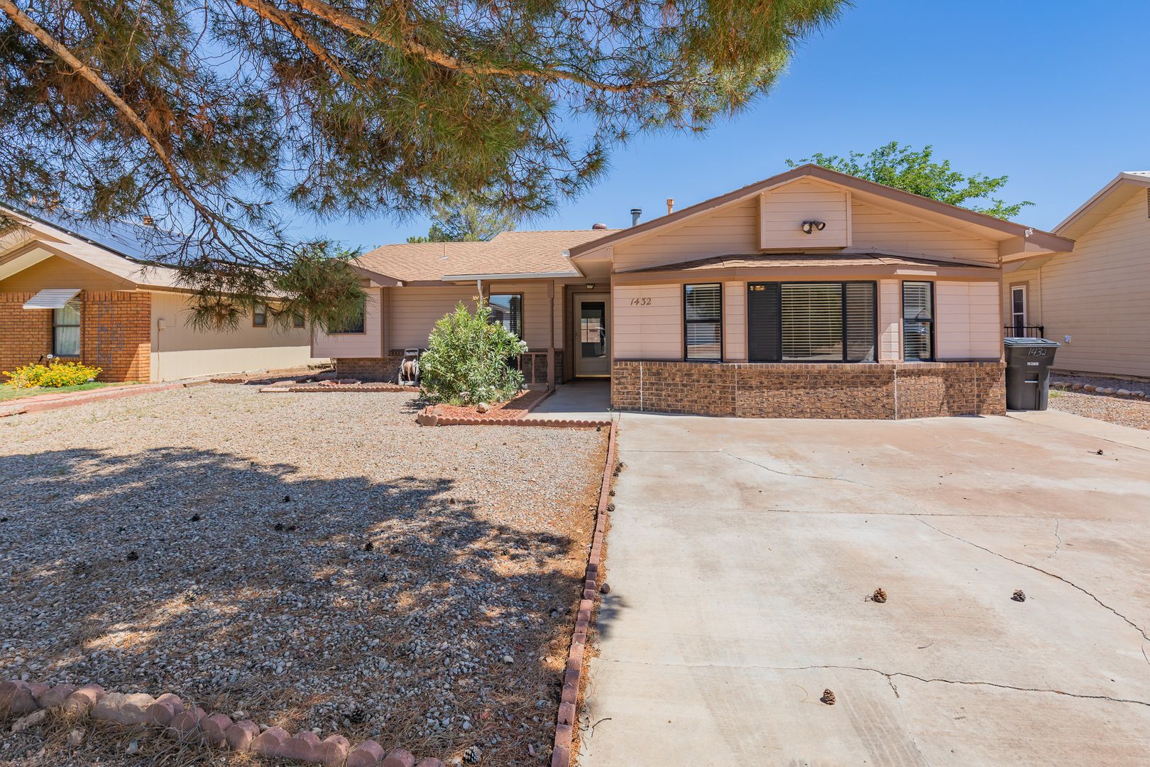 Alamogordo House: 1432 Discovery