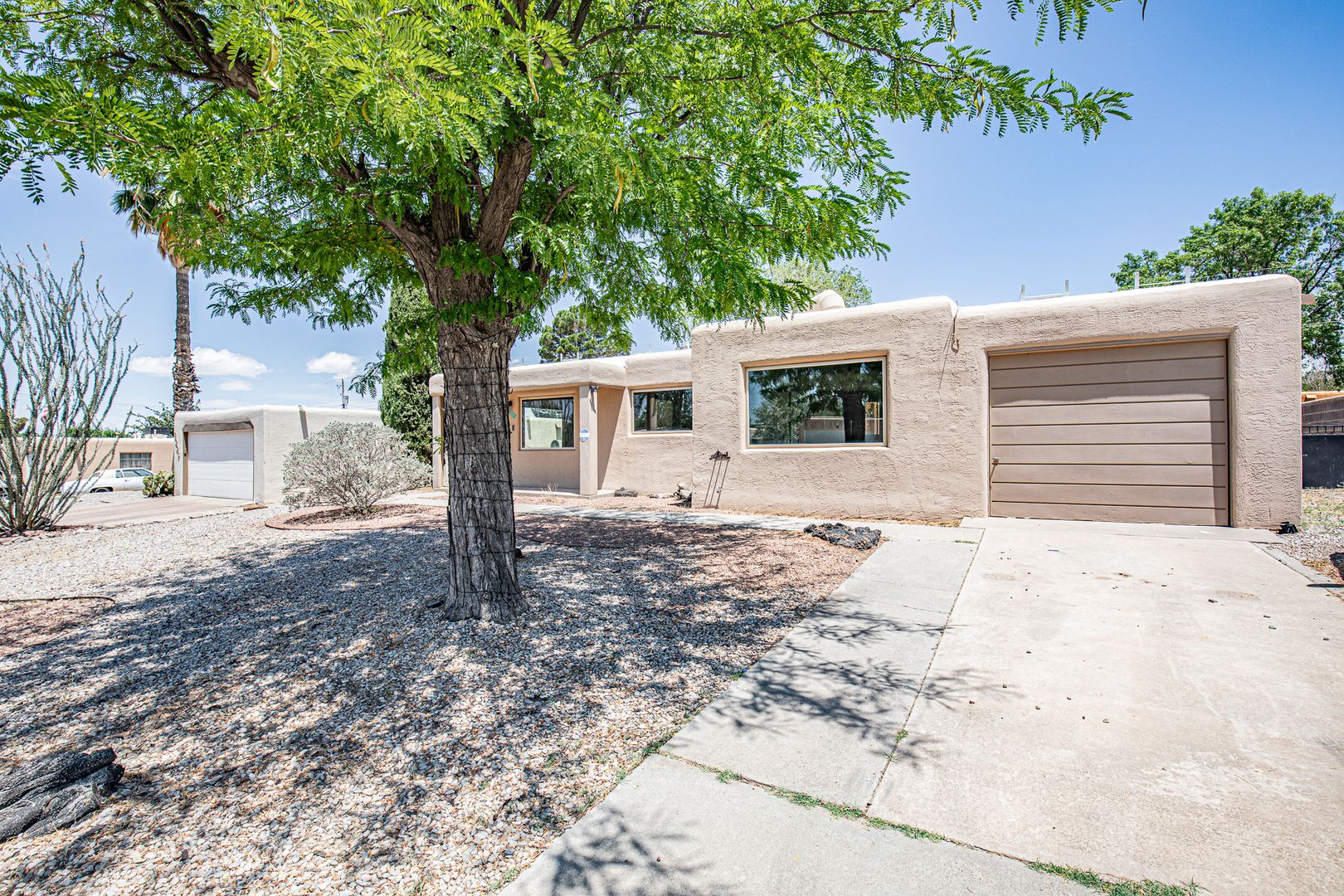 3 Bedroom 1.75 bath with Solar Panels