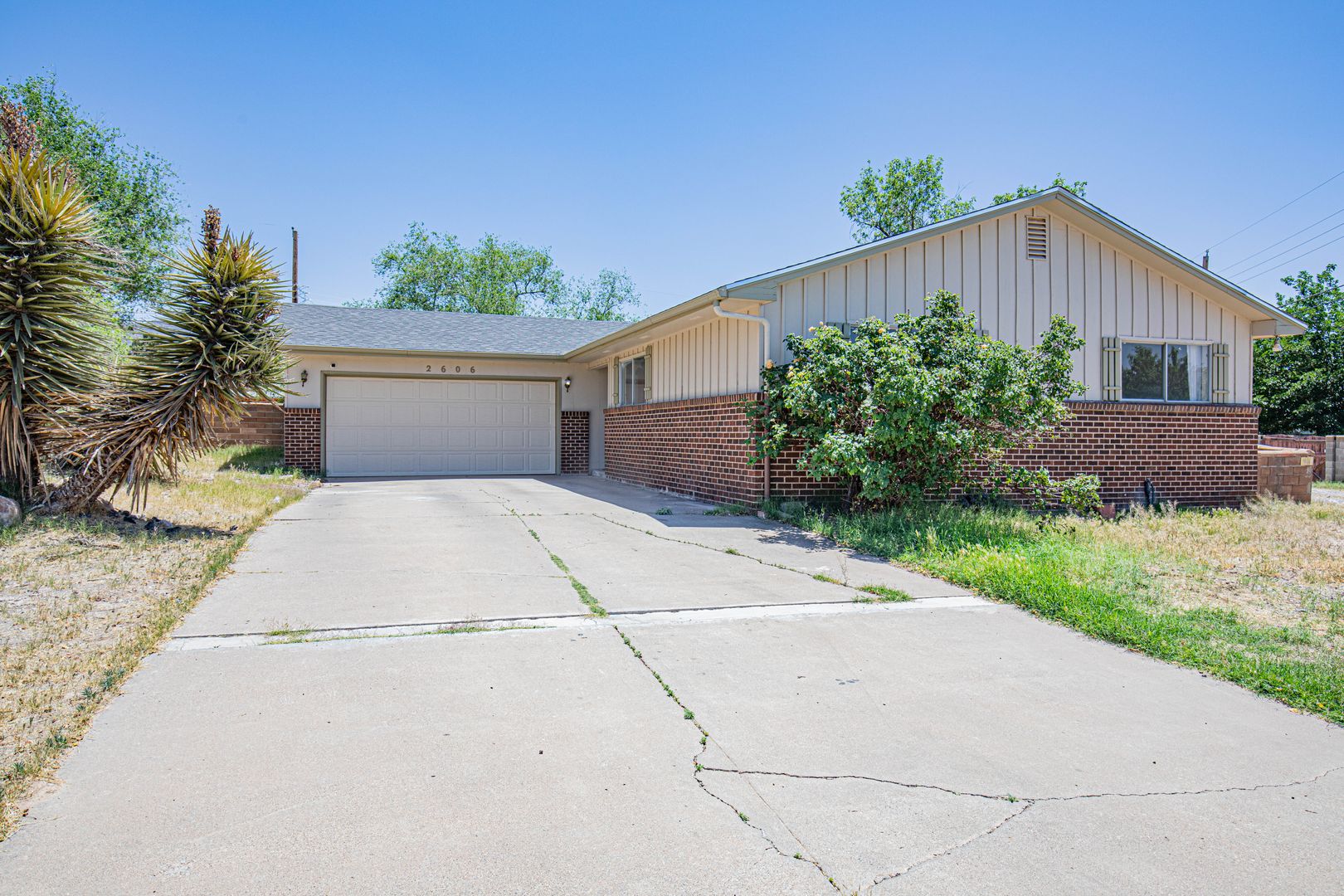 Alamogordo House: 2606 Pontiac Dr