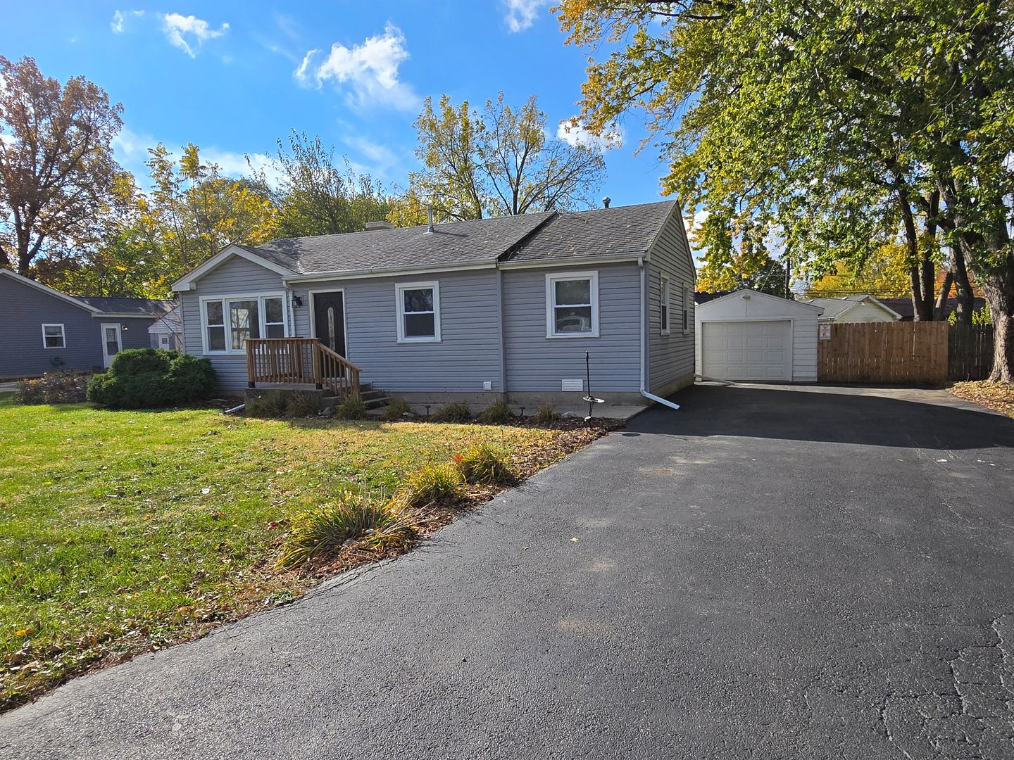 Joliet House: 2414 Emlong St