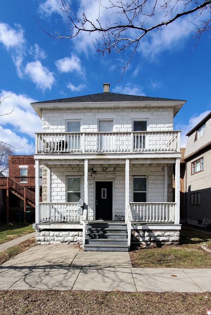 Joliet Apartment: 839 N Broadway St