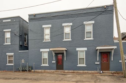 3 Bed 1 Bath Rental at 4 Irving St, 1st floor, Joliet, IL – photo 1