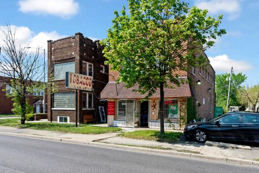 Great spacious storefront high traffic and foot Jefferson St Joliet
