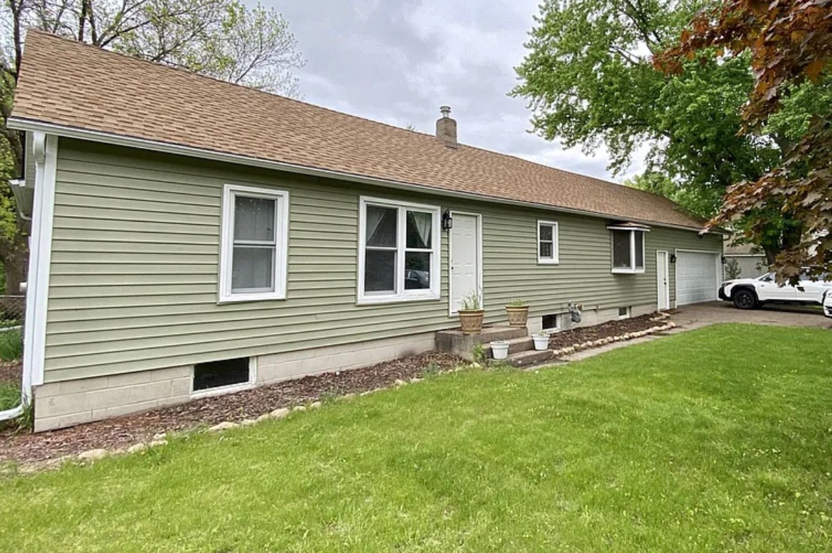 Champlin House: 1317 S Diamond Lake Rd