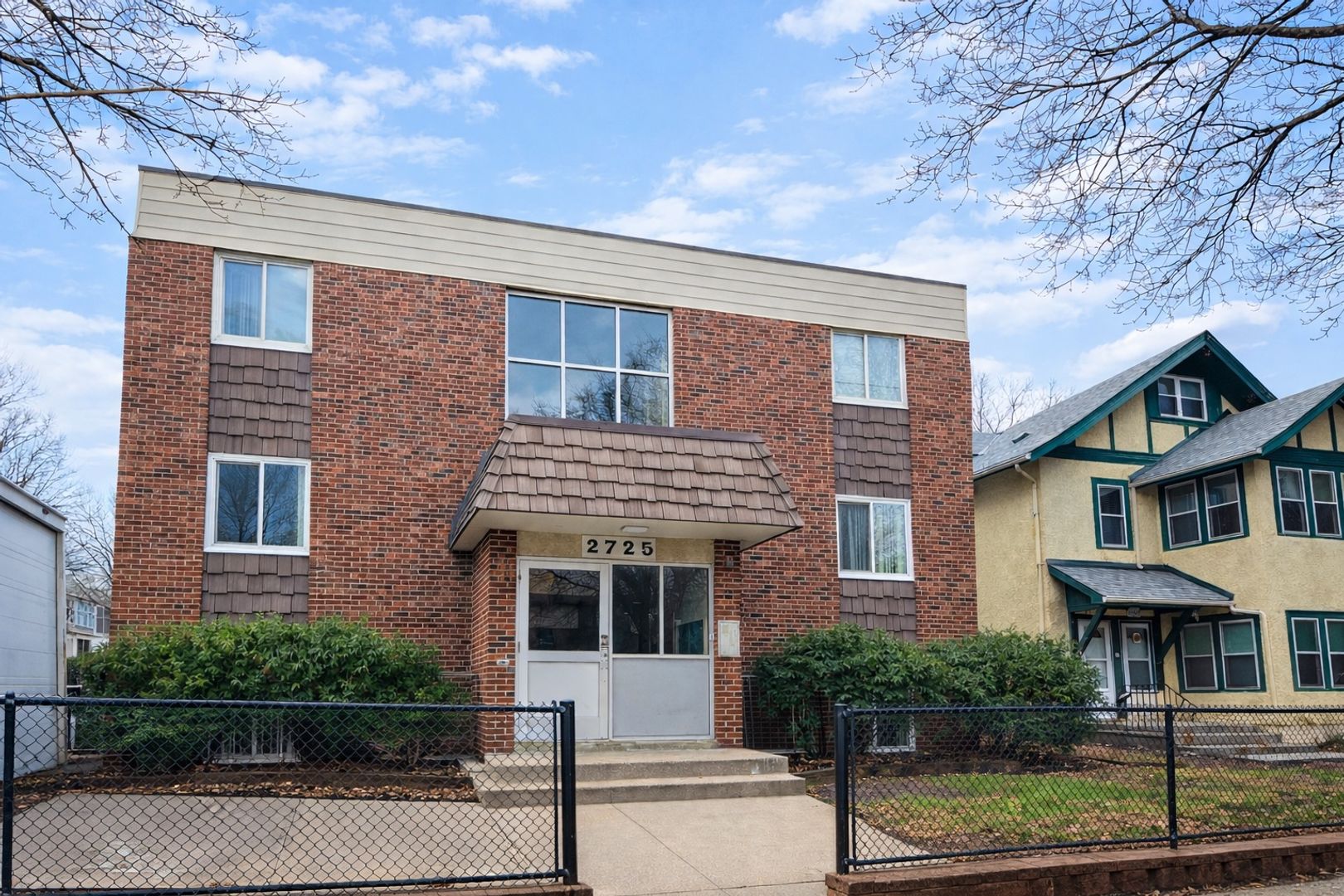 Minneapolis Apartment: 2725 Pleasant Ave