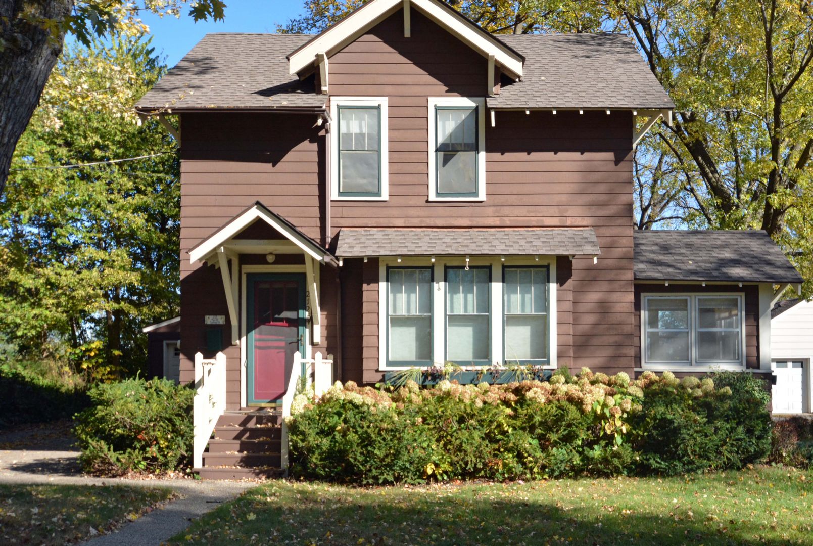 Beautiful 3-Bed 2-Bath Home Available In NorthField!