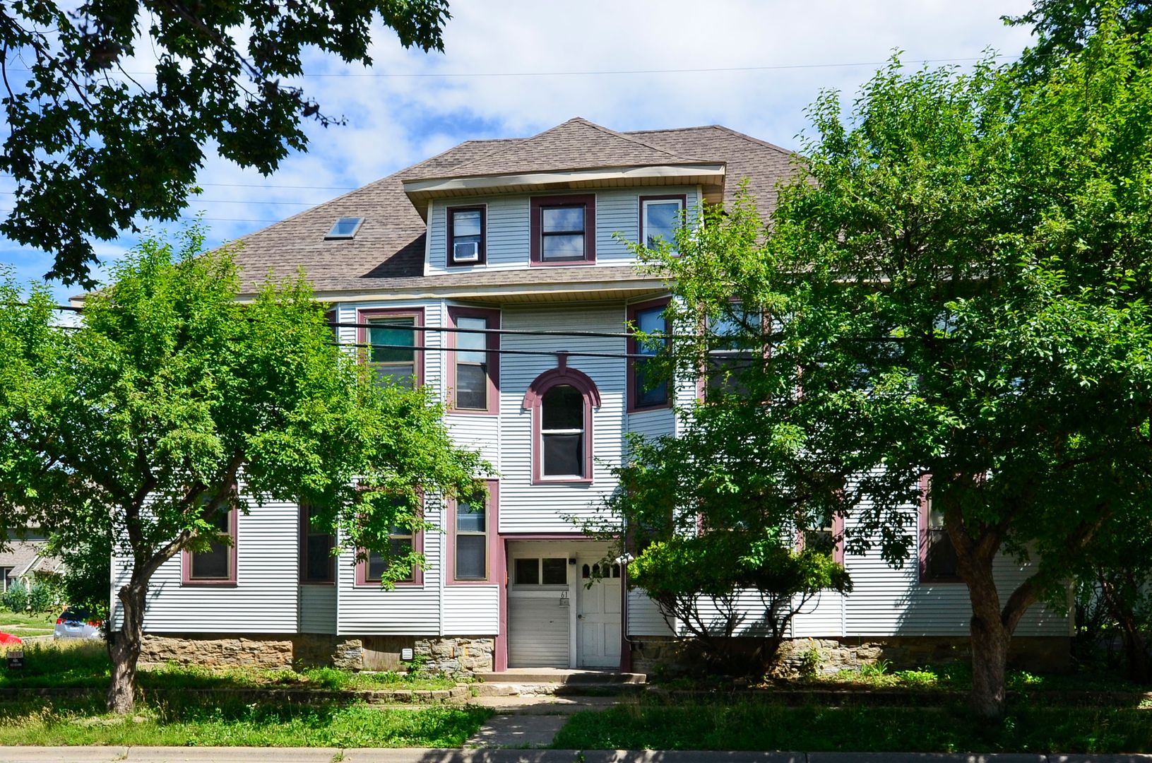 St Paul Apartment: 61 Delos St W - 3