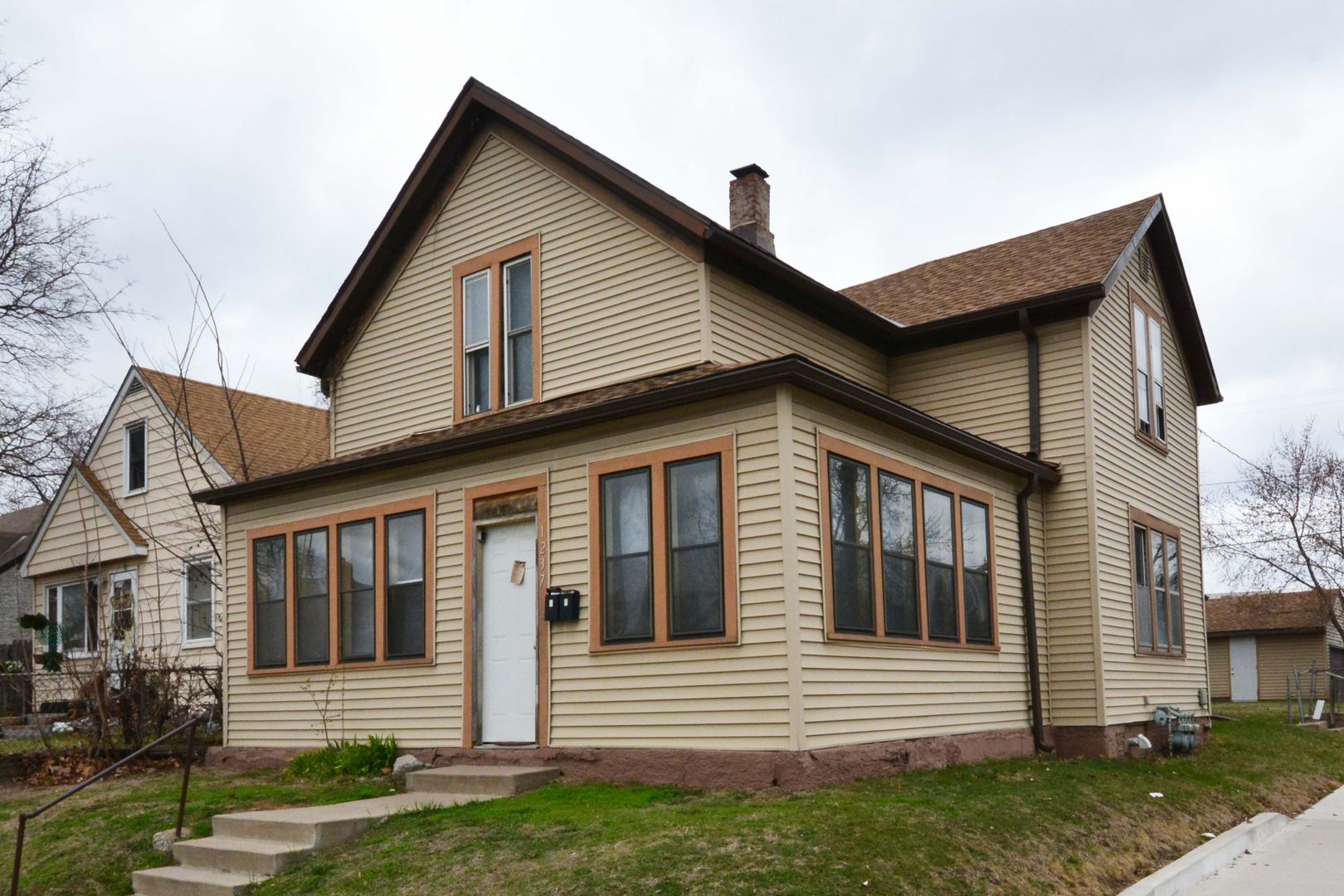Saint Paul Apartment: 1237 7th St E