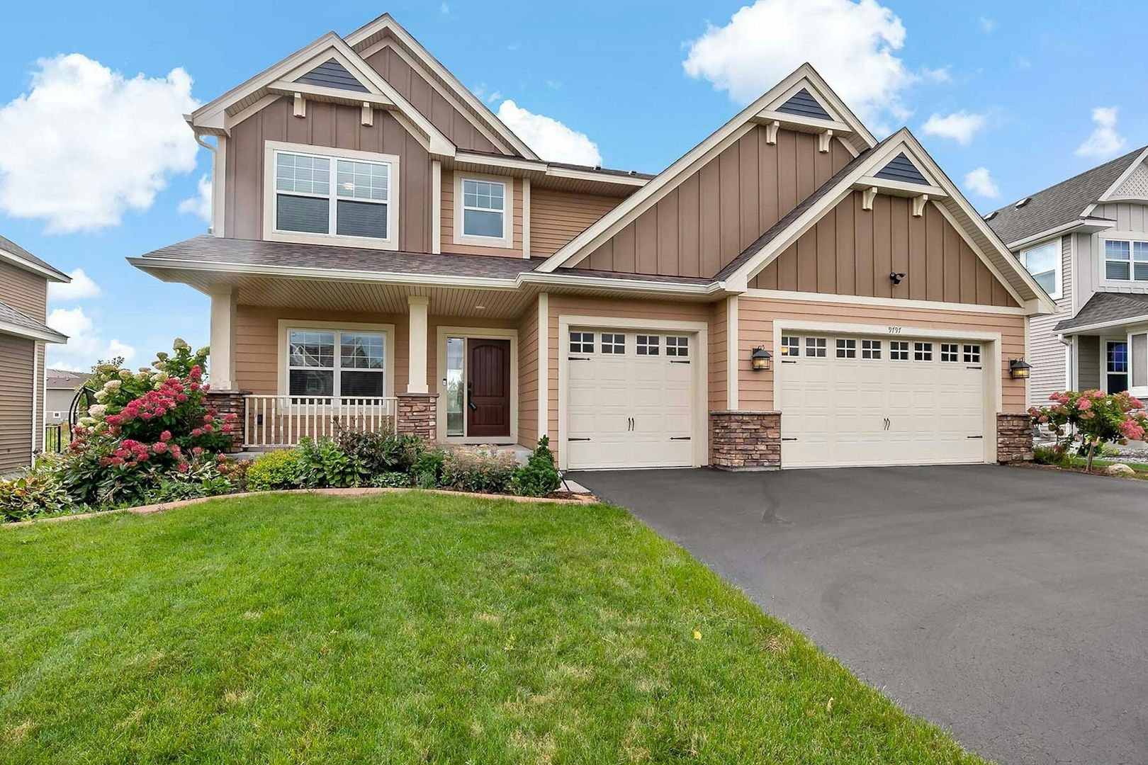 Lake Elmo House: 9797 7th St N