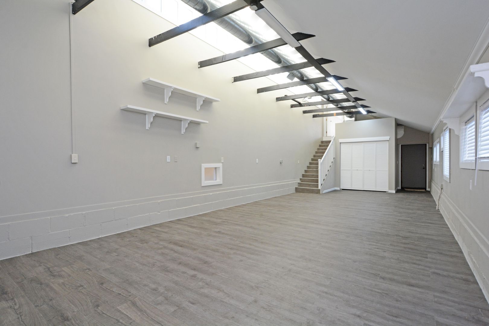 St. Paul Apartment: 814 Grand Ave