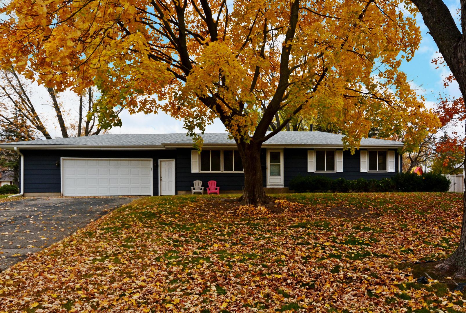 Bloomington House: 4533 W 85th St