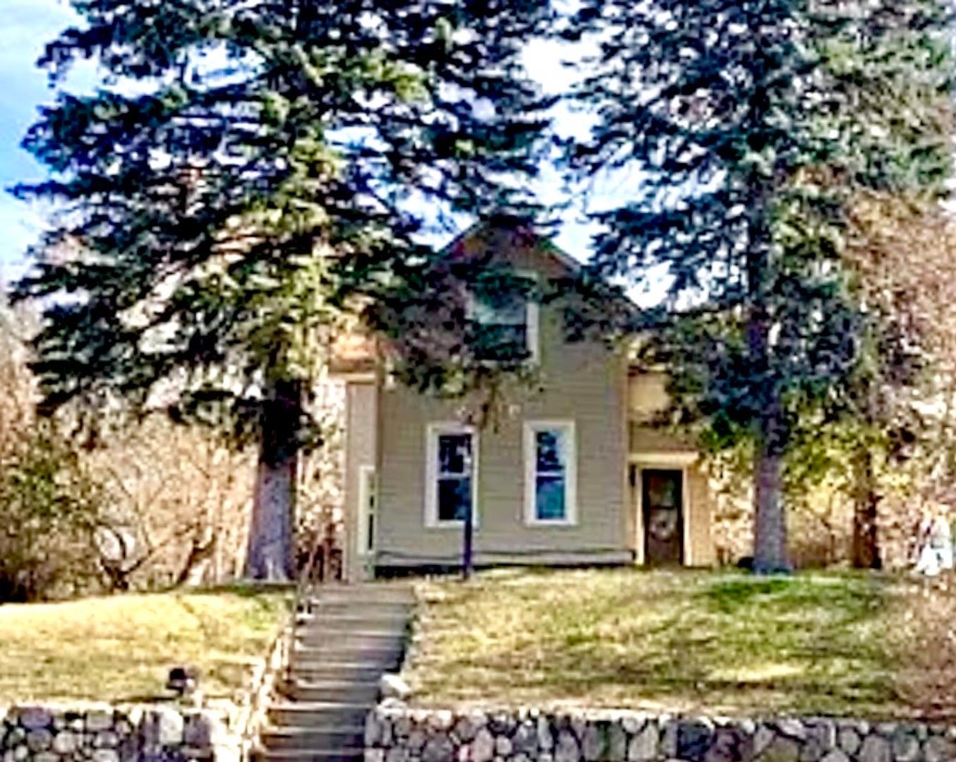 Anoka House: 1718 2nd Ave