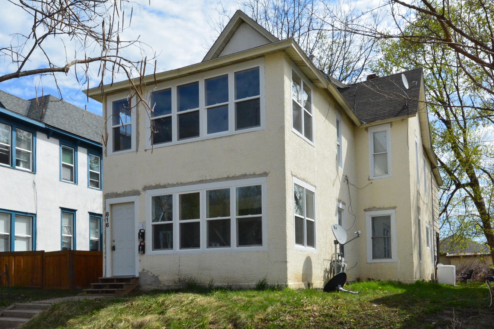 Minneapolis House: 816 Queen Ave N