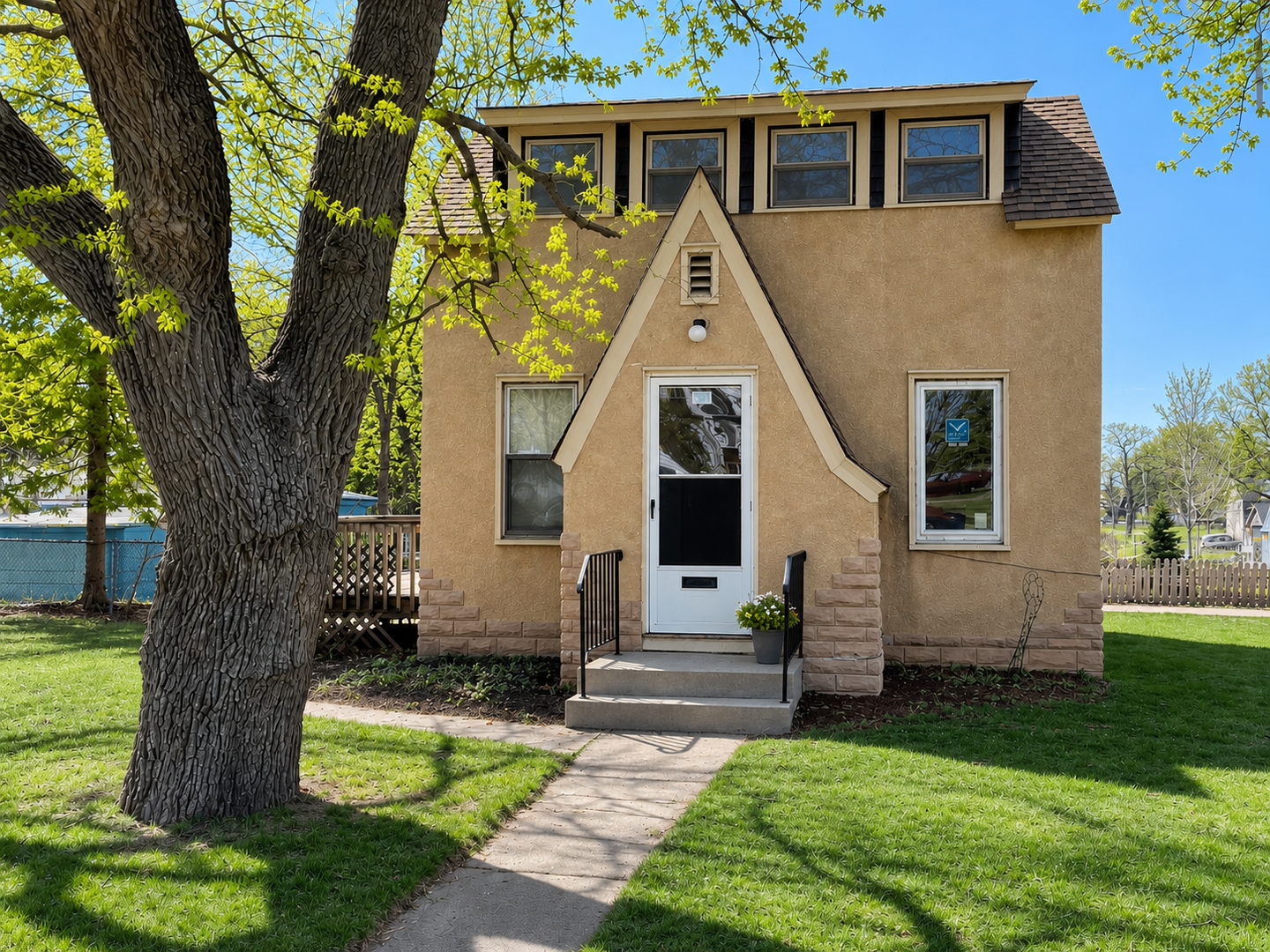 Anoka House: 2239 Branch Ave
