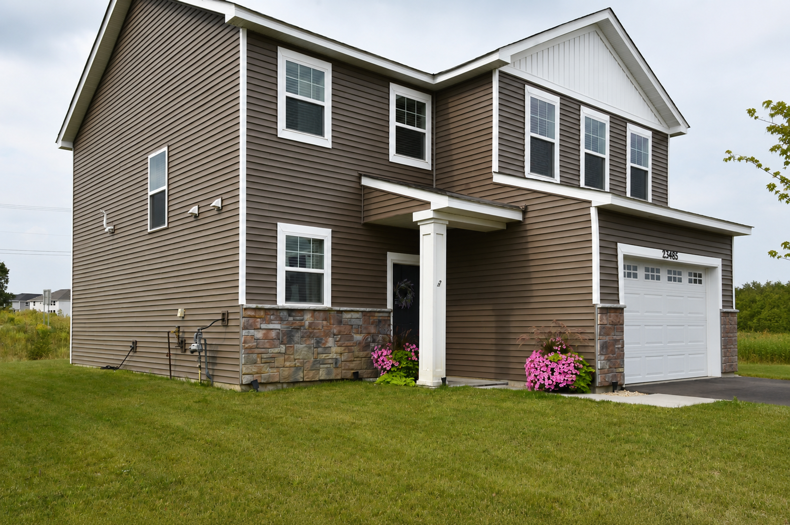 Rogers House: 23465 Ashbury Dr
