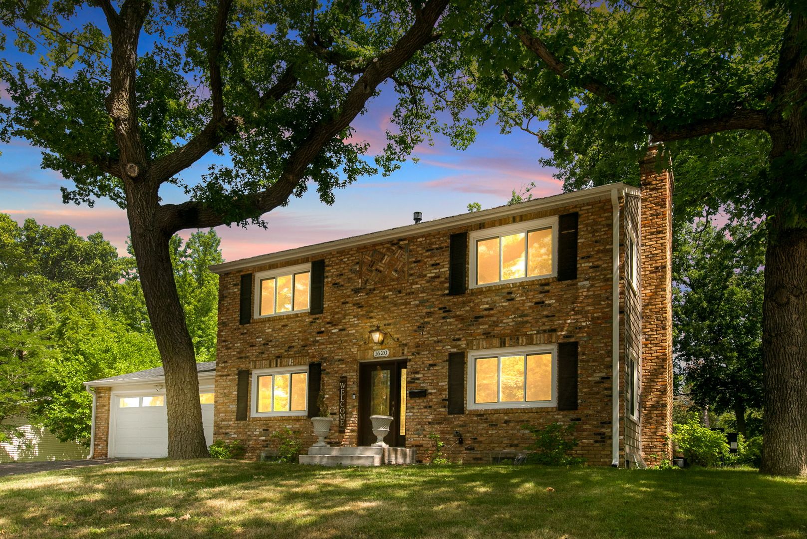 Golden Valley House: 1620 Winnetka Ave N