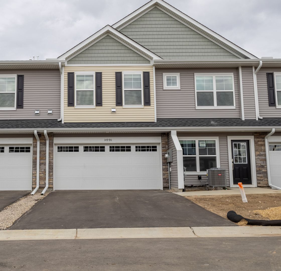 Rosemount Townhome: 14990 Adare Way