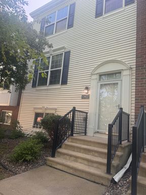 4 bedroom, 3.5 bathroom townhome in Ramsey MN