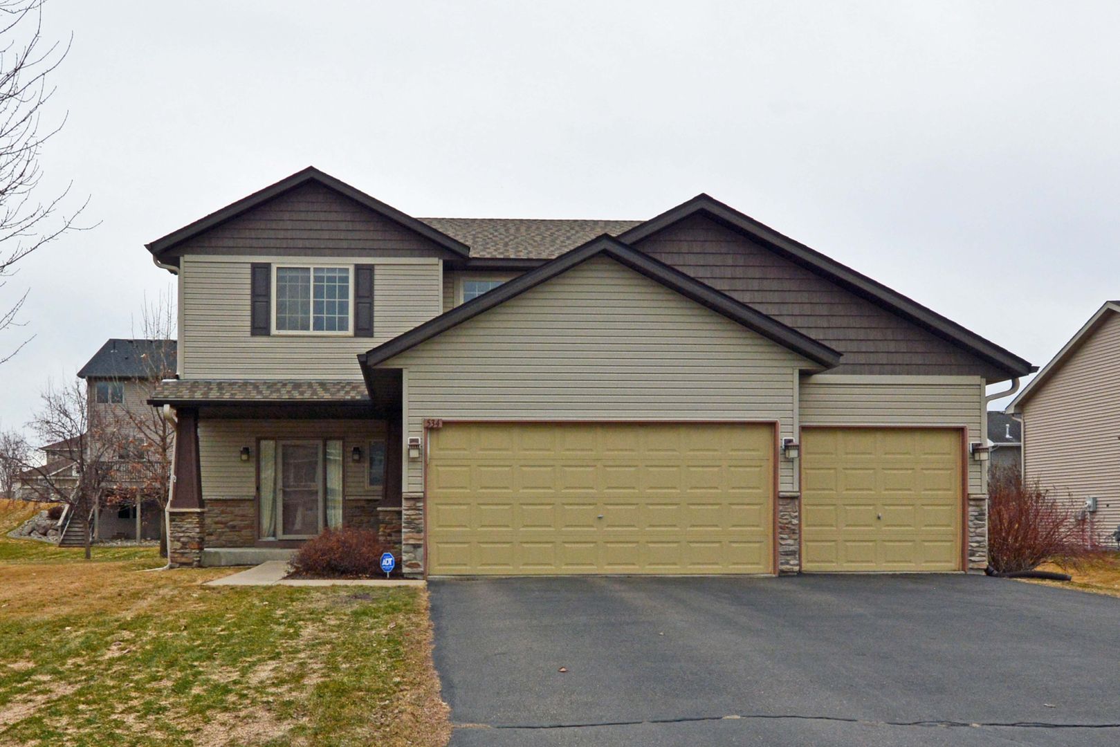 Shakopee House: 534 Appaloosa Ave