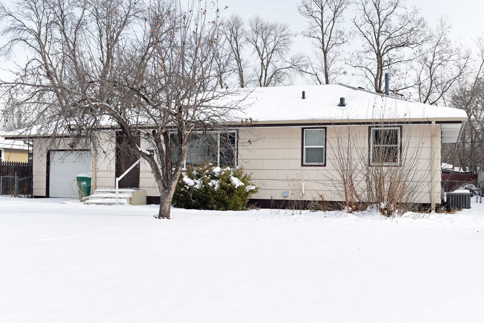 Brooklyn Center House: 5736 James Ave N