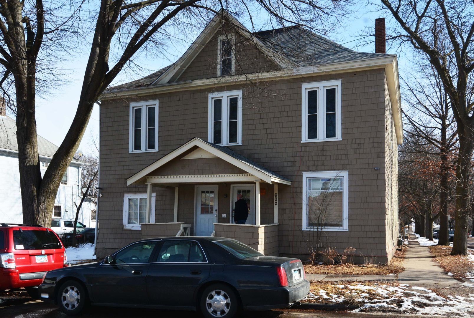 St Paul Apartment: 602 N Mendota St Unit 8