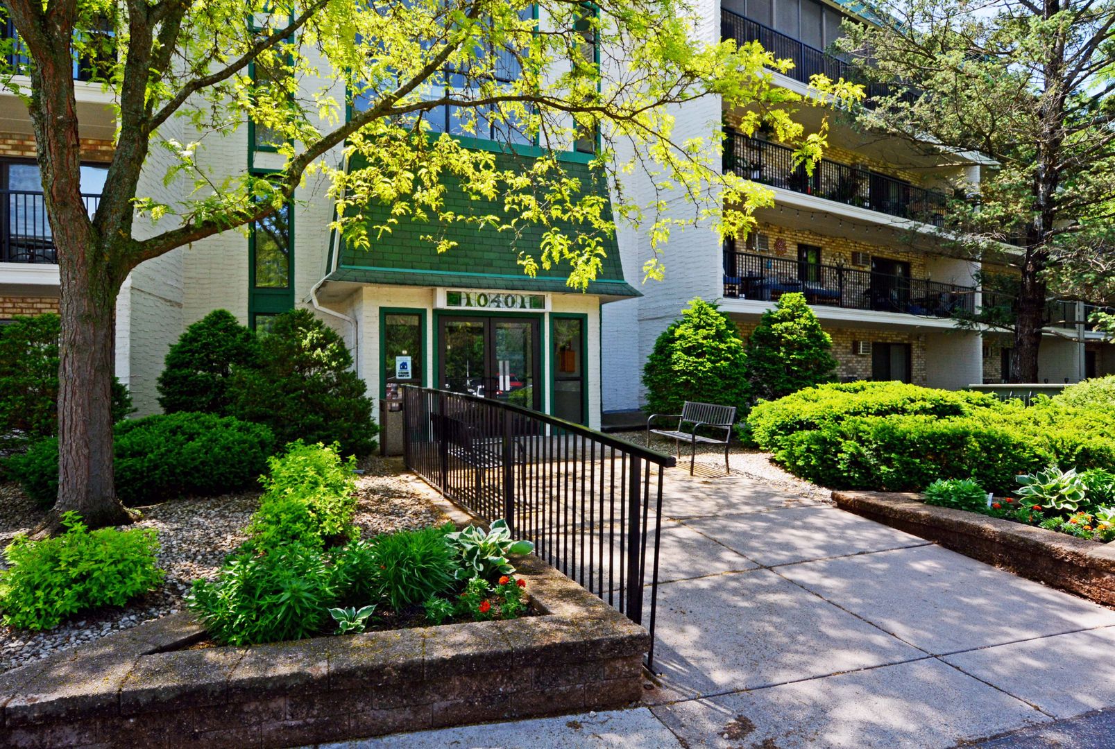 Minnetonka Condo: 10401 Cedar Lake Road APT. 505