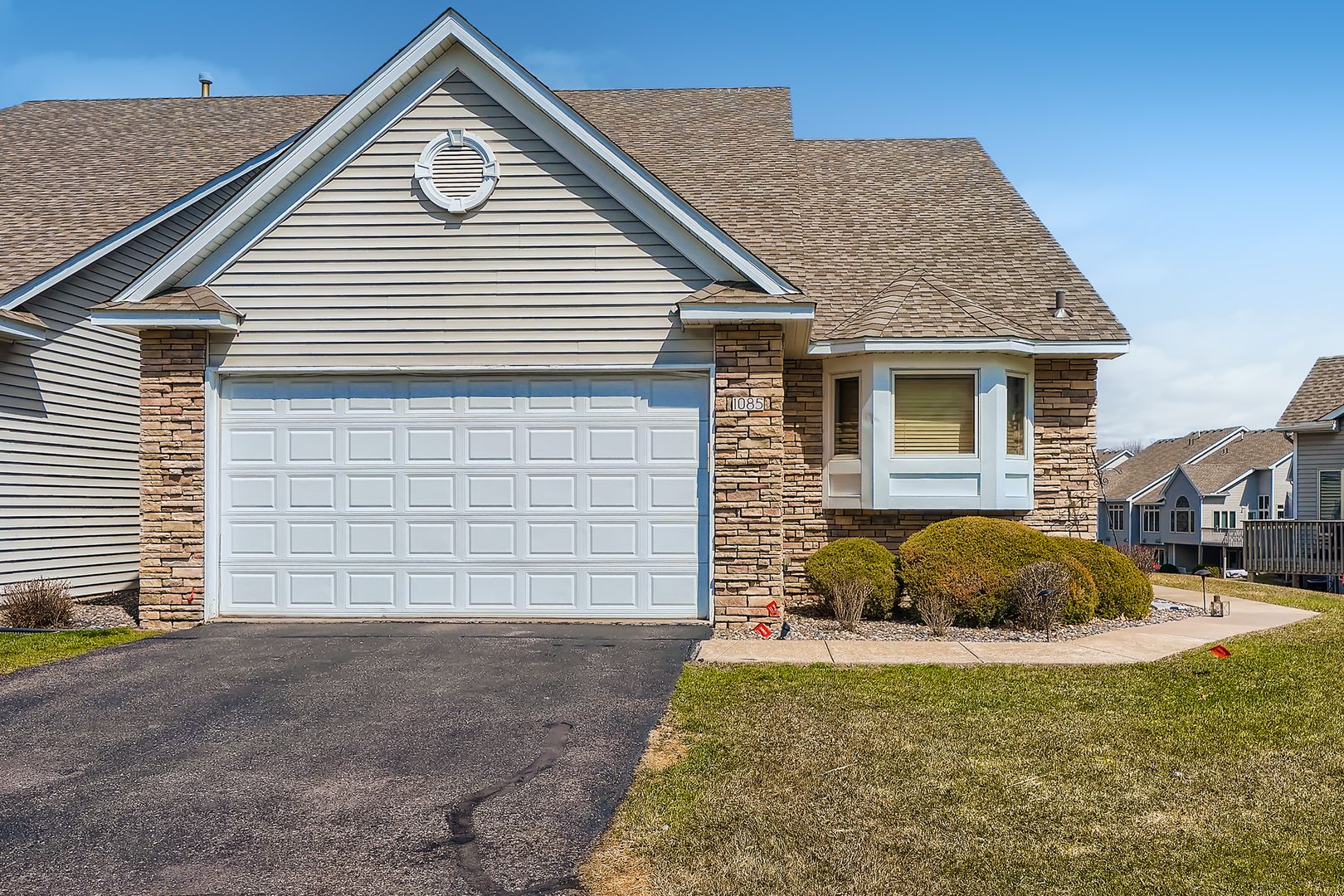 Shoreview Townhome: 1085 Westcliff Curve