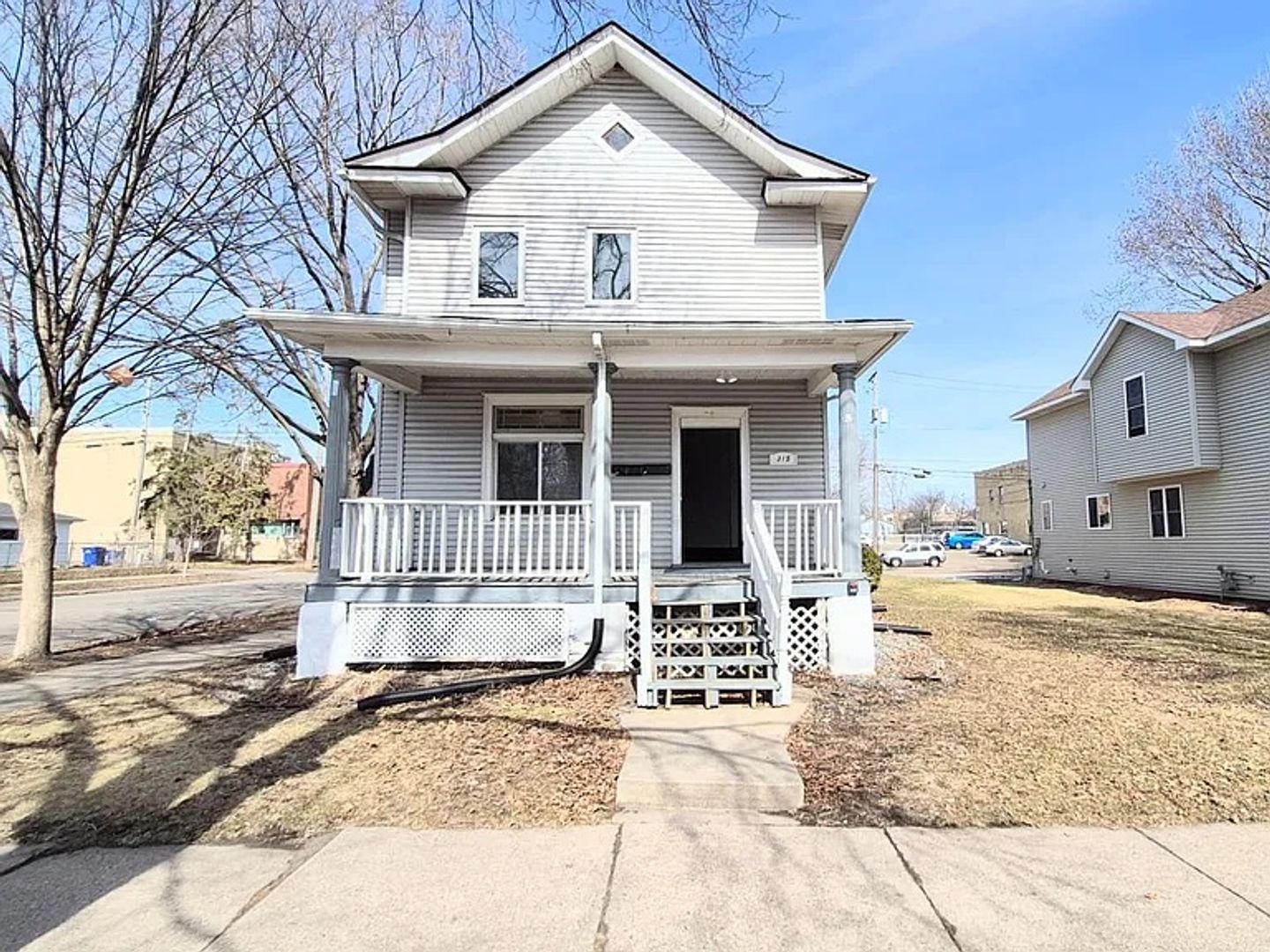 St Paul Apartment: 315 Aurora Ave
