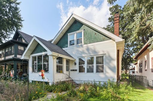 Charming 1 Bedroom in Desirable St. Paul Neighborhood - Available Now! – photo 1