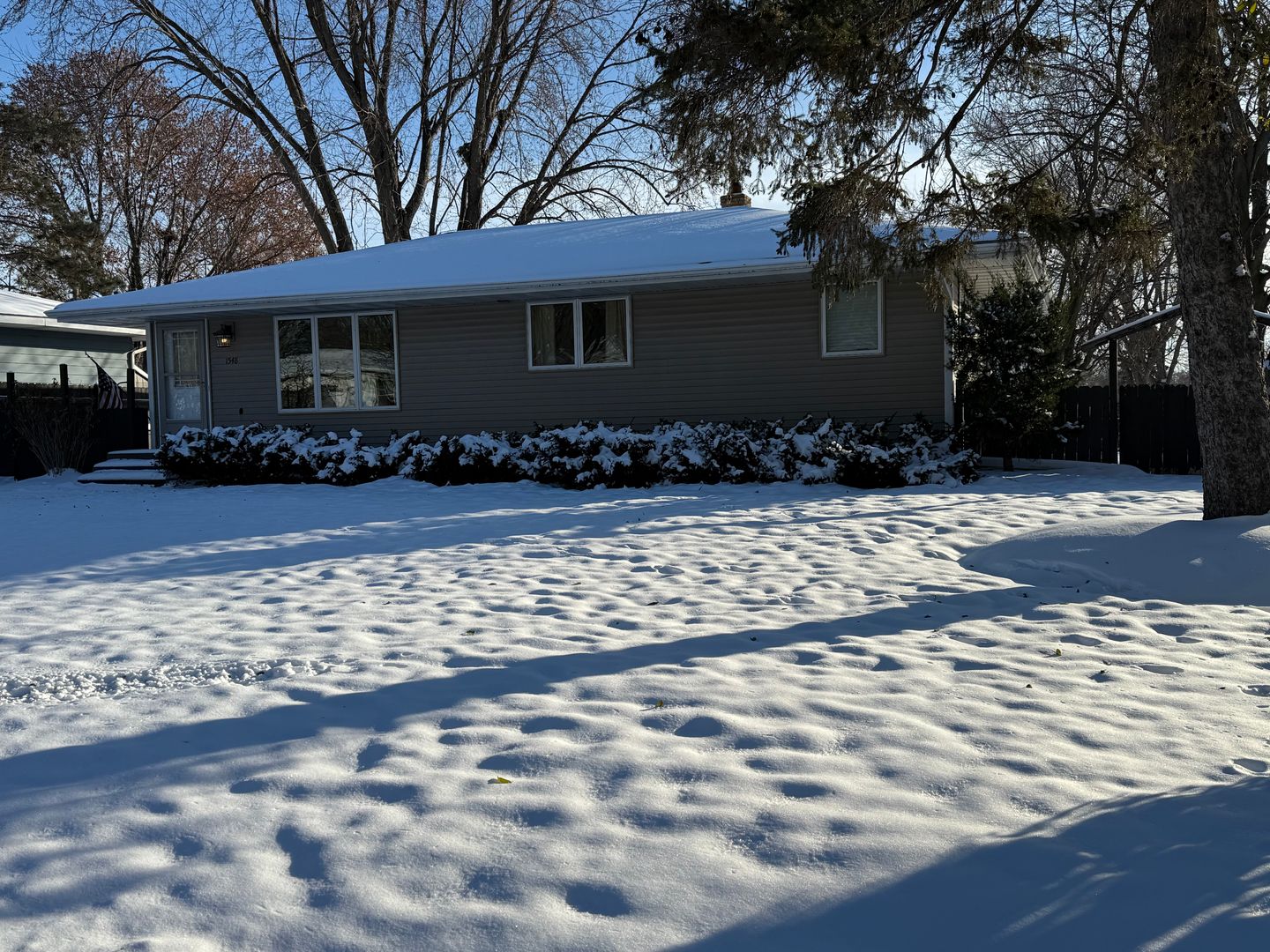 Maplewood House: 1548 Gervais Ave. E.