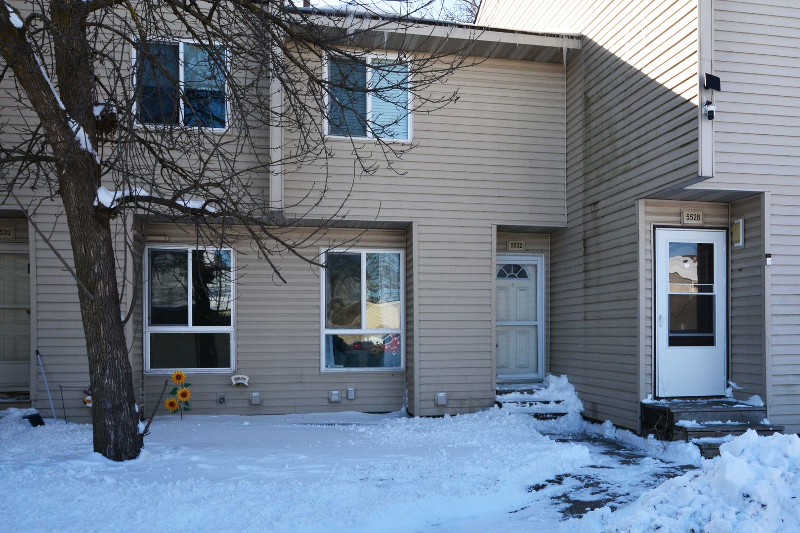 Brooklyn Park Townhome: 5528 Brookdale Dr N